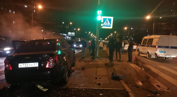 Авария в Новоюжном районе: в одной из машин были дети Авария в Новоюжном районе: в одной из машин были дети