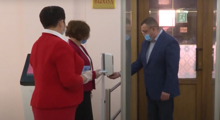 В театрах Чувашии тестируют систему QR-кодов: контролеров станет больше В театрах Чувашии тестируют систему QR-кодов: контролеров станет больше