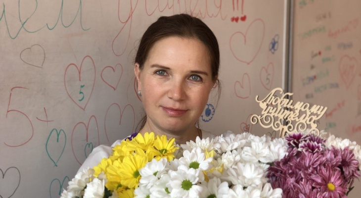 Учитель начальной школы 32 года дает детям прочные базовые знания Учитель начальной школы 32 года дает детям прочные базовые знания