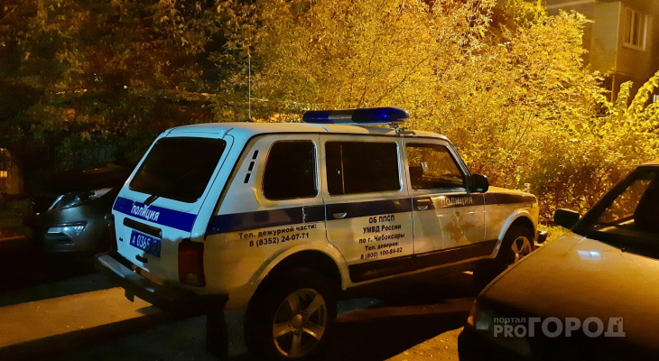 Мужчина пришел на первое свидание к женщине из интернета и прибрал к рукам ее украшения Мужчина пришел на первое свидание к женщине из интернета и прибрал к рукам ее украшения