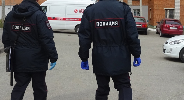 В Чебоксарах под окнами госпиталя ветеранов нашли тело мужчины В Чебоксарах под окнами госпиталя ветеранов нашли тело мужчины