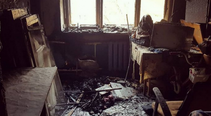 В Канаше эвакуировали жильцов горящего дома, один человек госпитализирован В Канаше эвакуировали жильцов горящего дома, один человек госпитализирован