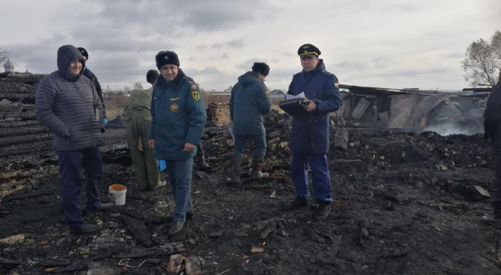 Прокуратура присоединилась к проверке по факту пожара в Батыревском районе: детей среди погибших нет