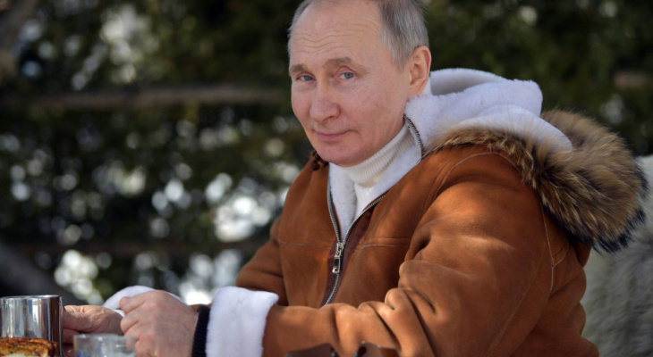 Путин ревакцинировался от коронавируса Путин ревакцинировался от коронавируса
