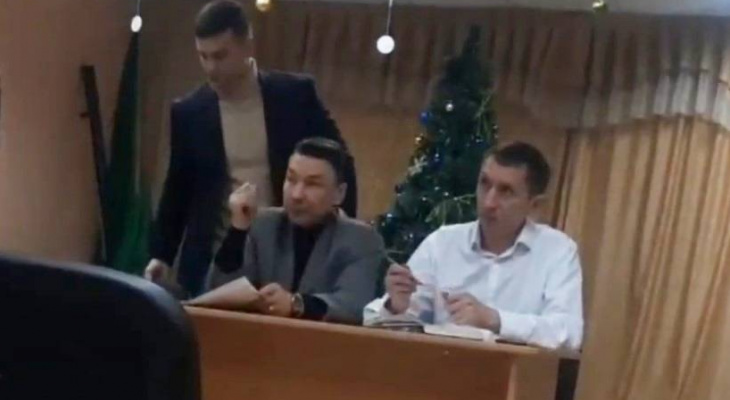 Власти Чувашии хотят ликвидировать все районы, но депутаты одного из них проголосовали против реформы Олега Николаева