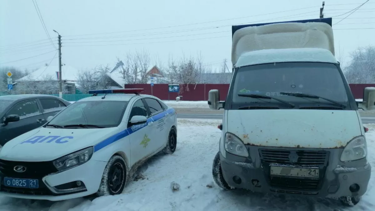 Житель Чебоксарского района попал под уголовную статью, предъявив инспектору чужие права