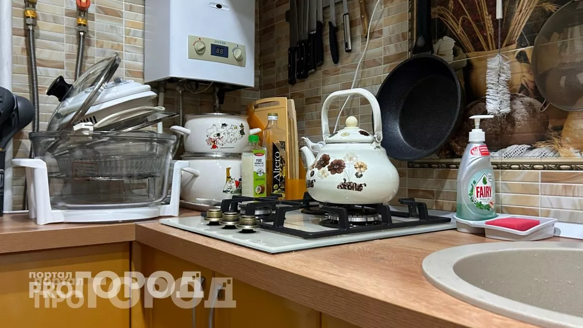 Эти самые безобидные привычки на кухне просто кричат о низком интеллекте хозяйки