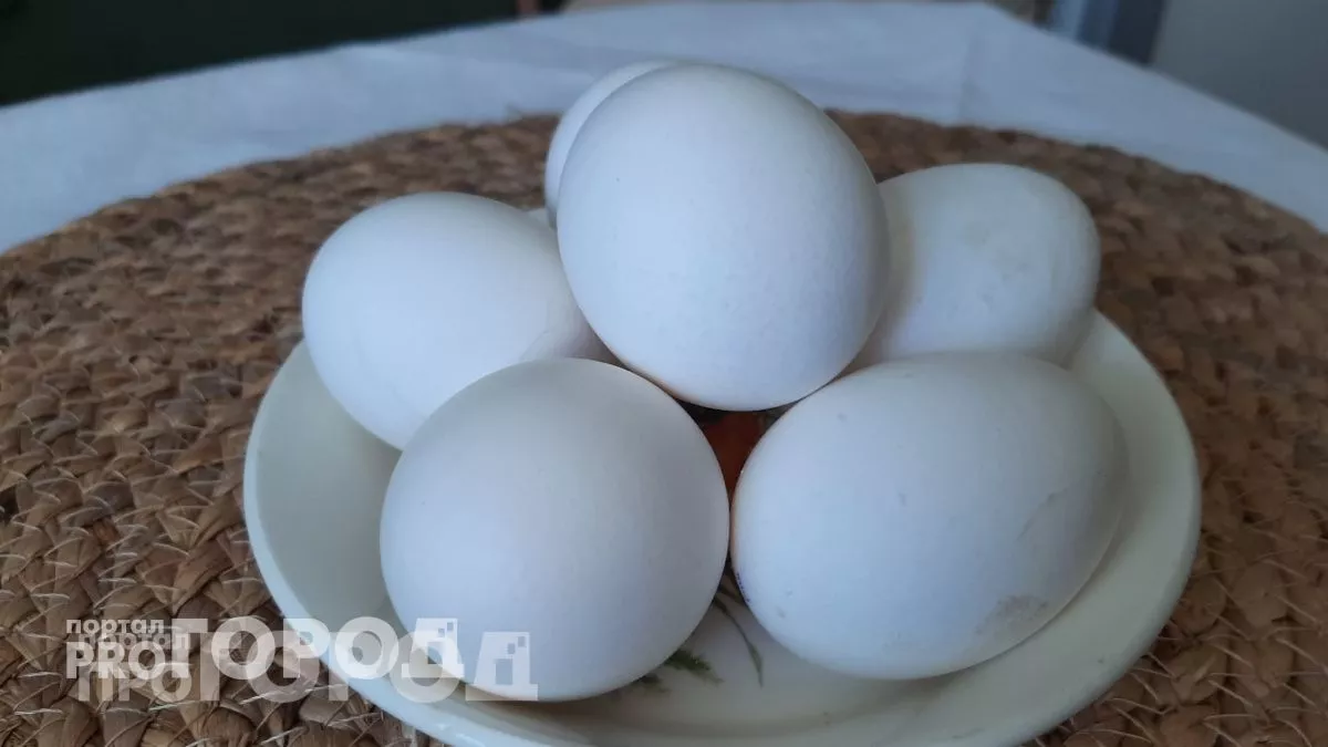 Скорлупа отходит сразу же: кидаю в воду при варке яиц это средство – самое то на оливье 