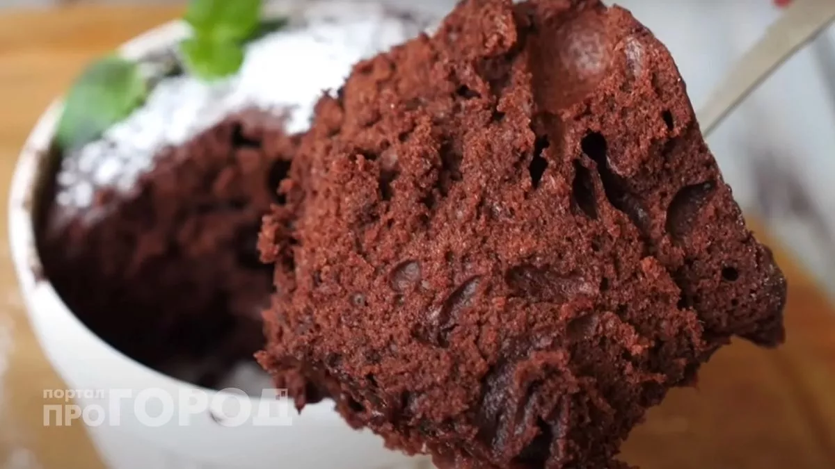 Дети сметают со стола вмиг: вкусный кекс в кружке за пять минут 