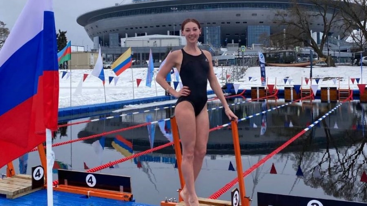Чебоксарка спаслась от простуд и стресса, бросившись в ледяную воду: "Я пищала от восторга"