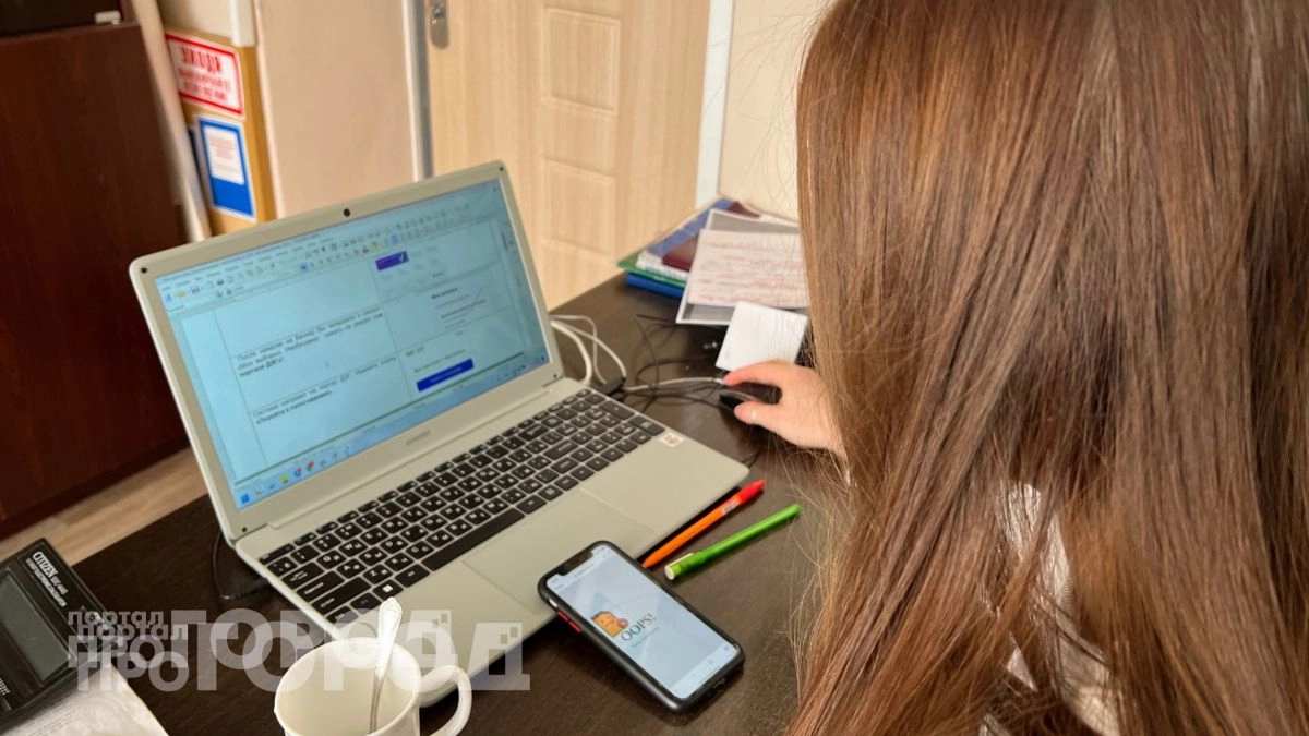 Запрет телефонов в офисе с этого месяца: россиянам раскрыли жесткие правила 