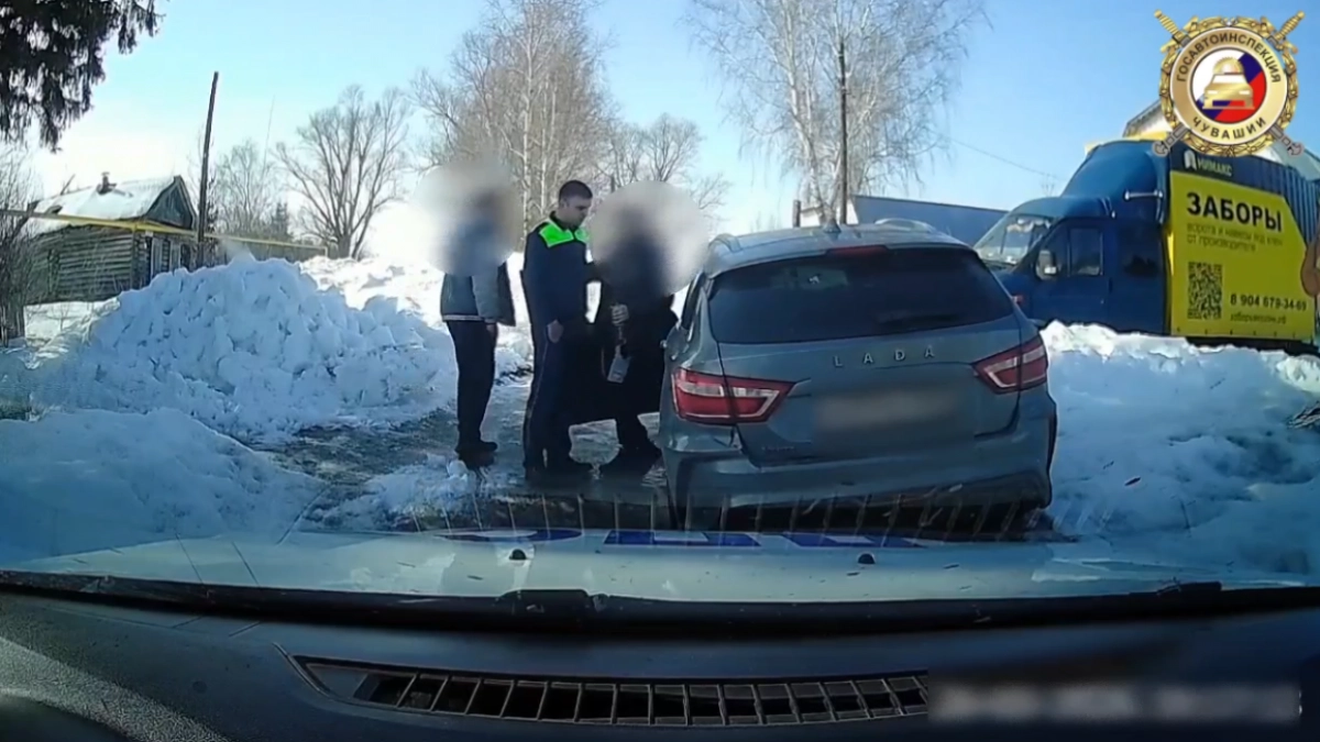 В Чувашии водителю грозит штраф в 45 тысяч и лишение прав за катание по деревне: "Пиво выпил еще вчера"