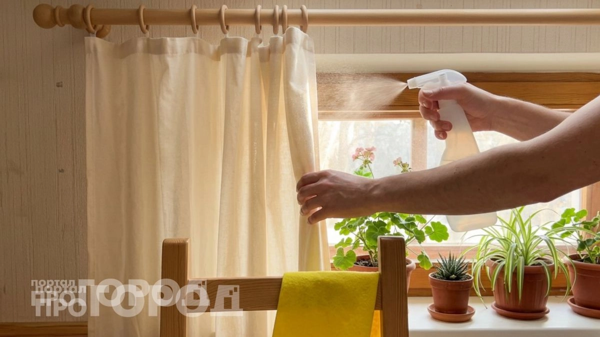 Не утюг, и не отпариватель: 0,5 колпачка в пульверизатор – и шторы сами разглаживаются на карнизе