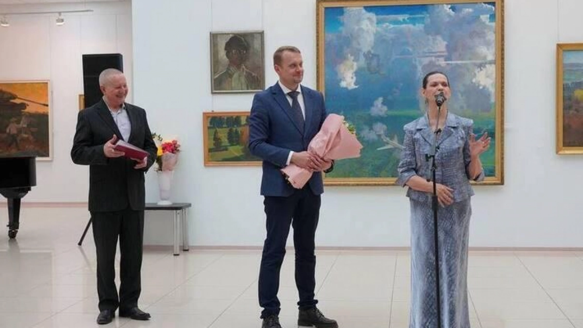 В Чебоксарах открылась выставка к 90-летию автора герба Чувашии