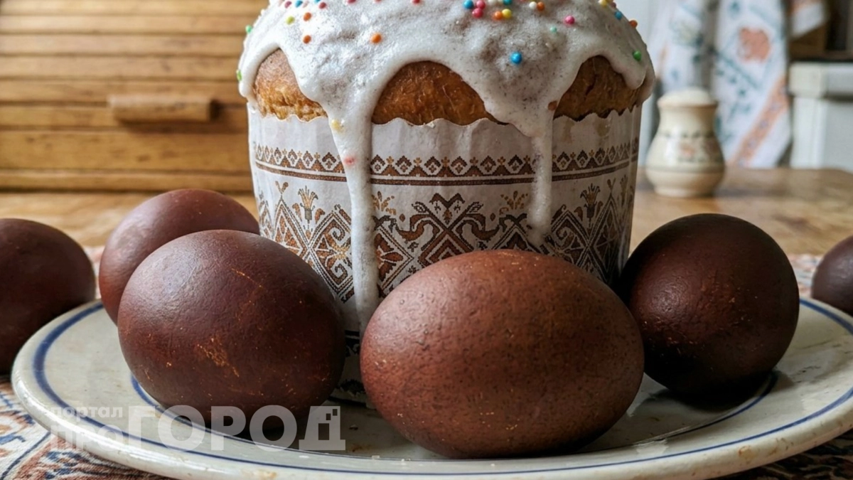 Без покупных красителей и танцев с бубном: варю яйца в этой воде и получаю глубокий шоколадный оттенок