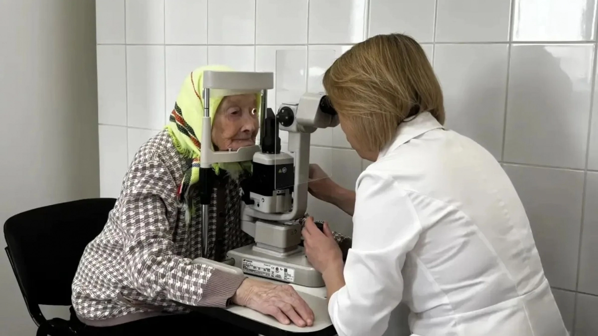 В Чувашии 101-летней женщине восстановили зрение после операции