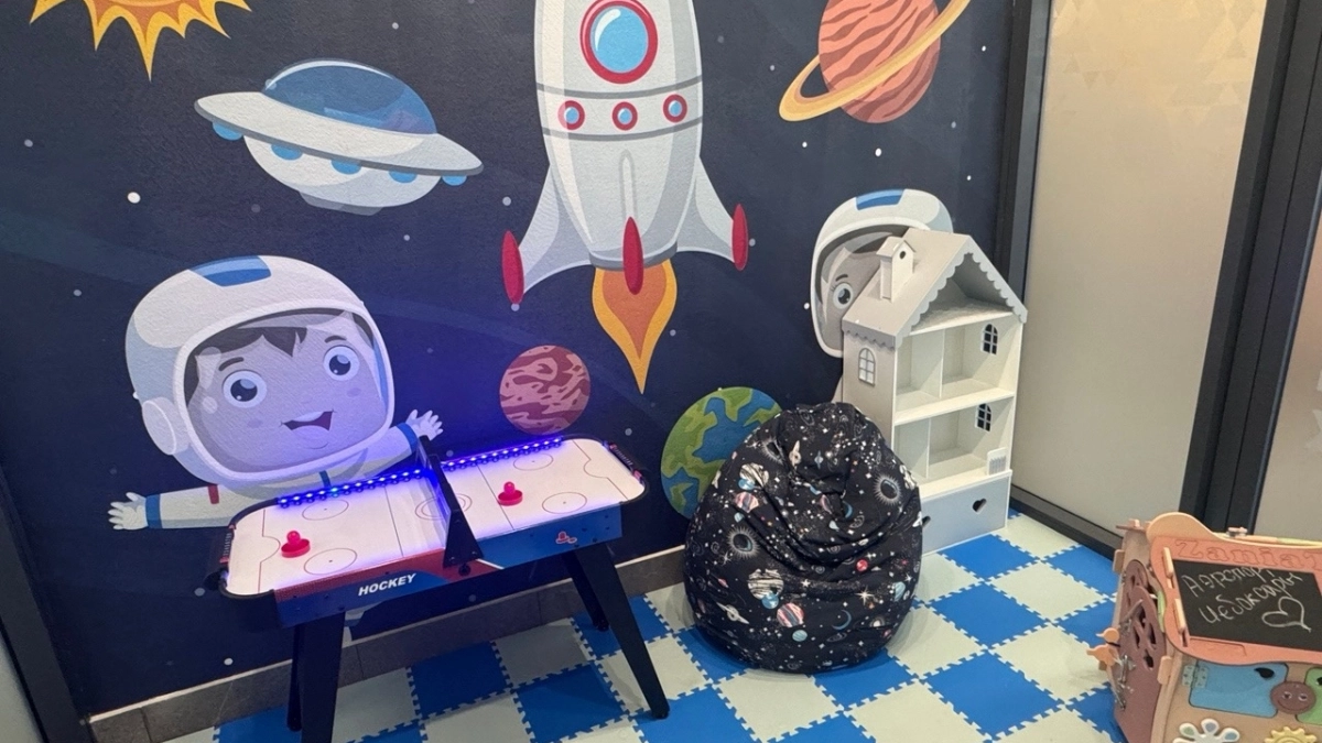 Курилку в чебоксарском аэропорту превратили в детскую игровую