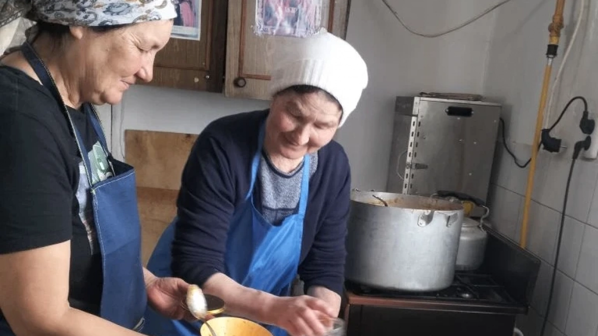 Жители Аликовского района сушат овощи и консервируют борщи для участников СВО