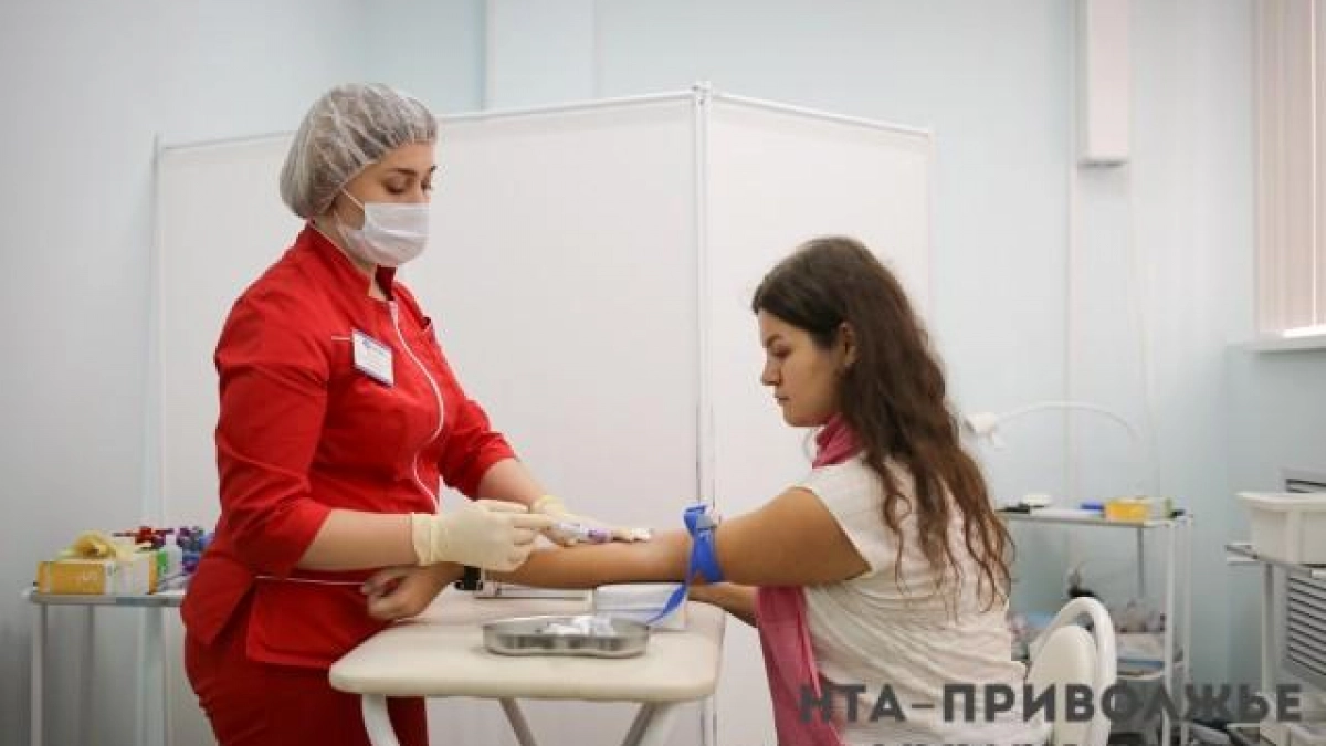 Чебоксары приводят в порядок после зимы: убирают мусор и обрезают деревья