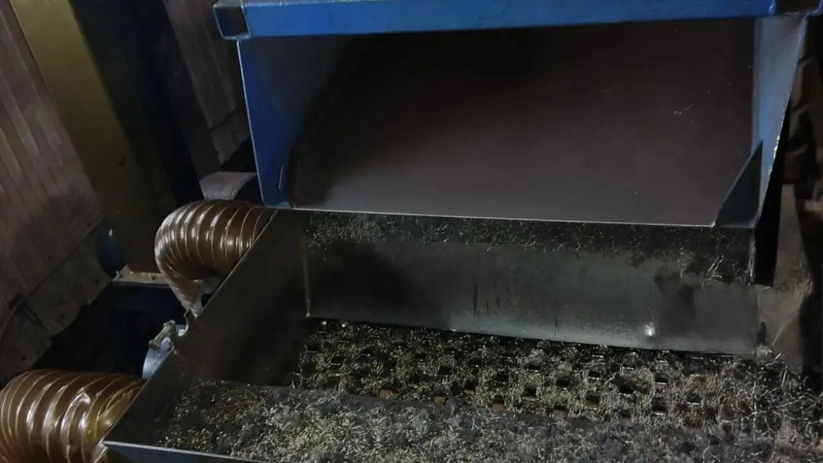 Жителю Козловского района оторвало руку во время работы