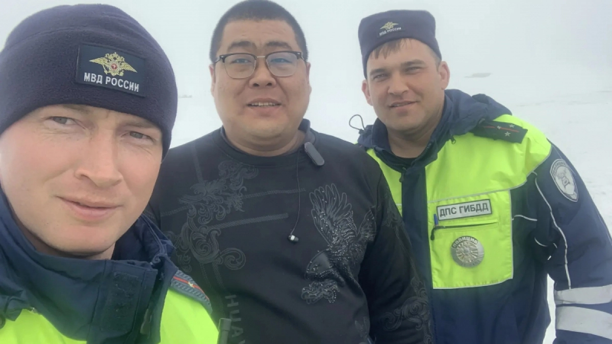 Навигатор завел китайских дальнобойщиков на размытую дорогу в Чувашии, где они застряли