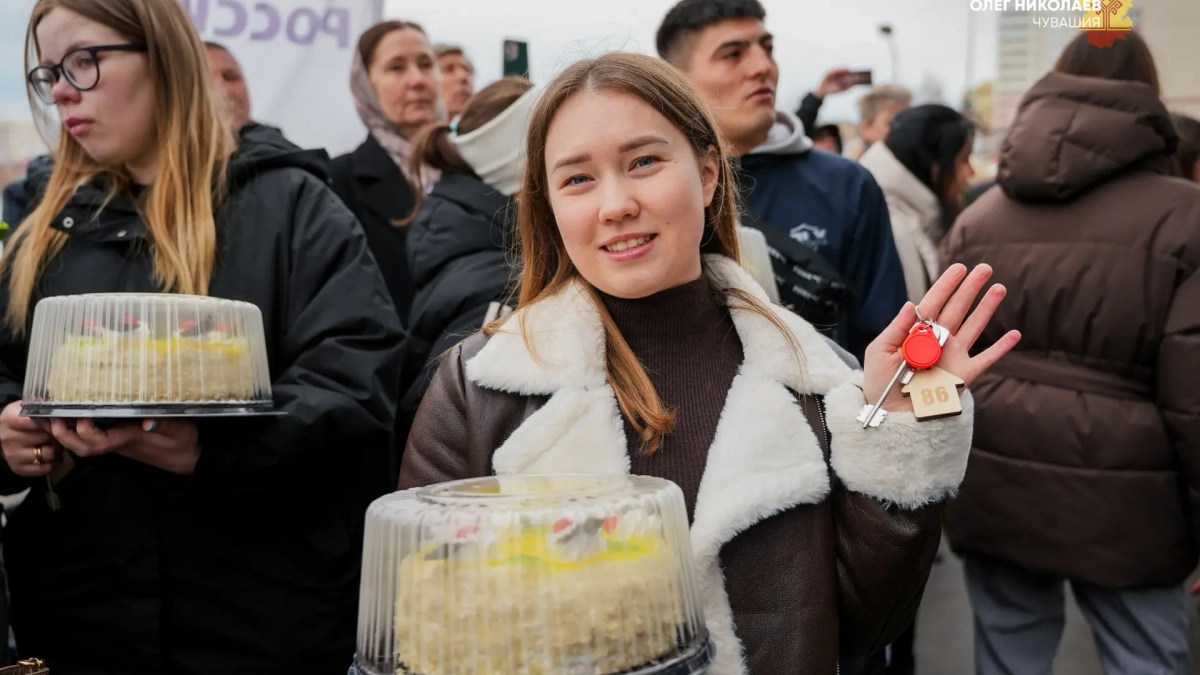 В Чебоксарах 23 жителя получили бесплатные квартиры
