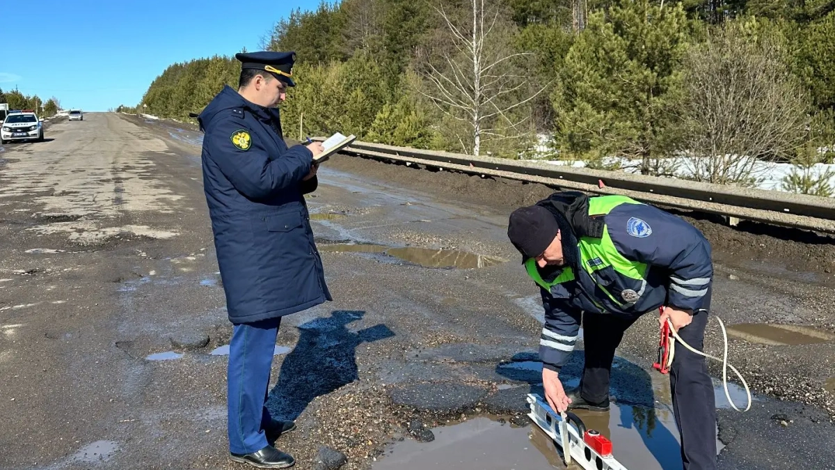 Прокуратуре не понравились дороги с ямами в полтора метра в Ибресинском районе
