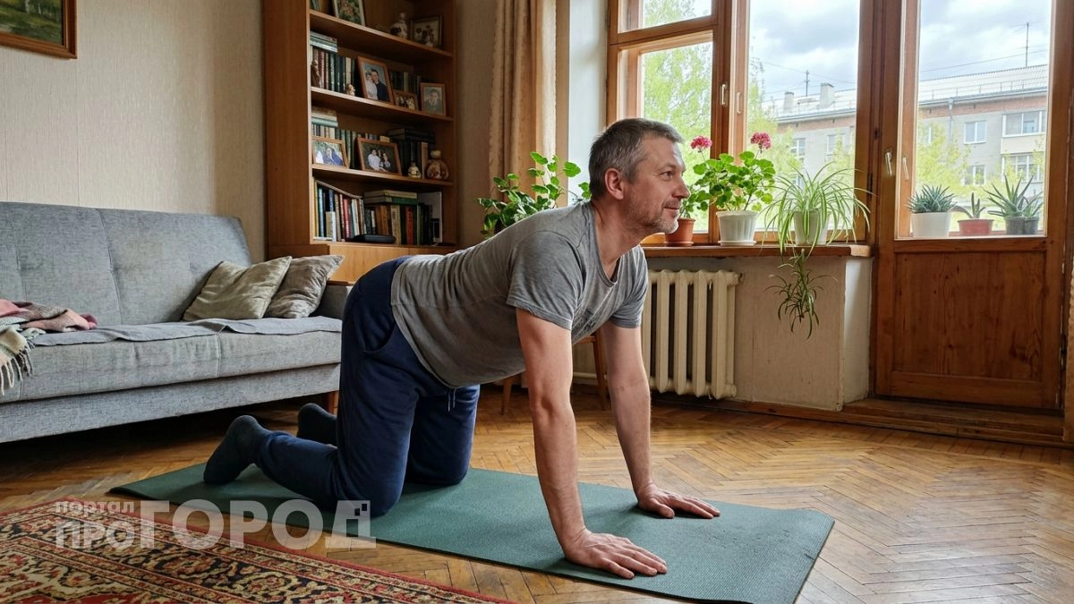 Больше никакой скованности в позвоночнике: ортопед показал простое утреннее движение для легкости во всем теле