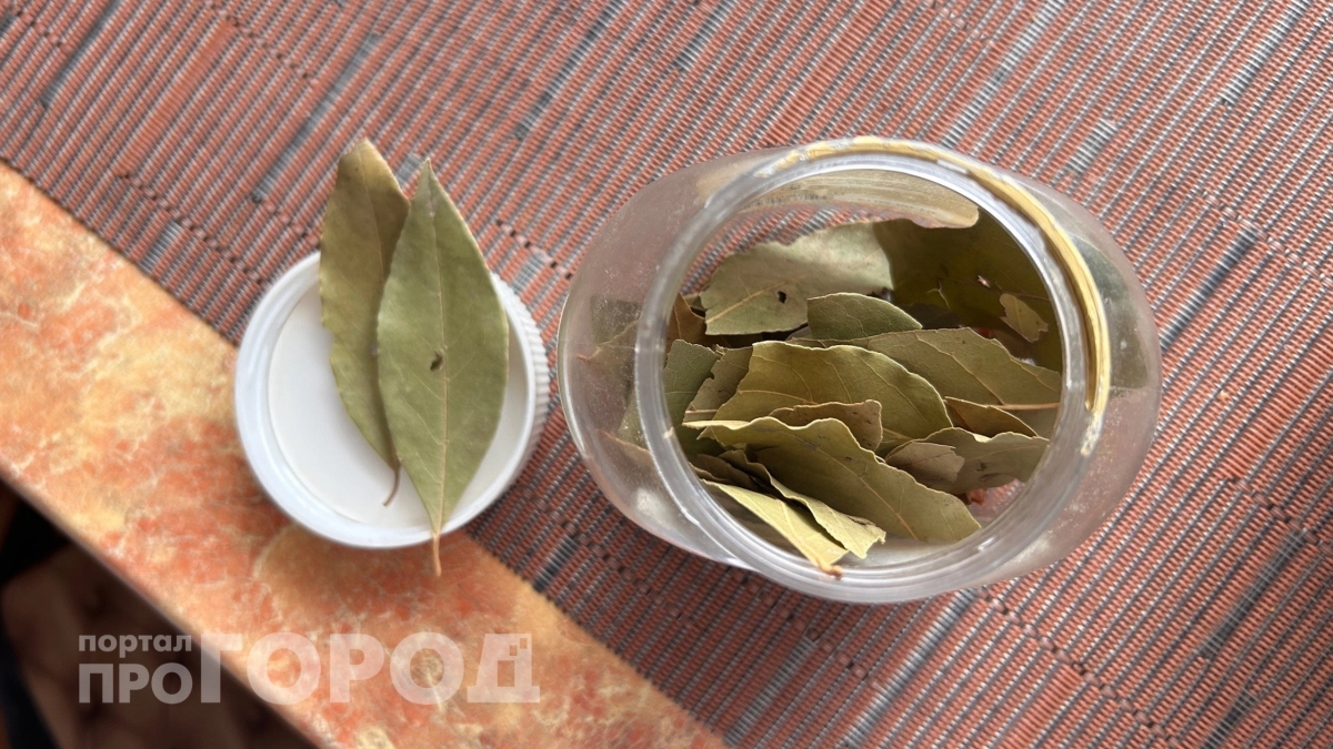 Результат будет феерическим: положите лавровый лист под подушку – и уже утром увидите эффект