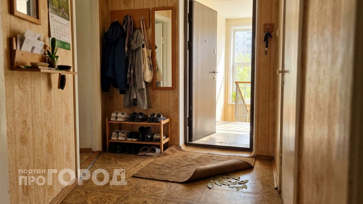 Перестала тратить деньги на дорогую бытовую химию: лавровый лист справляется с уборкой намного эффективнее