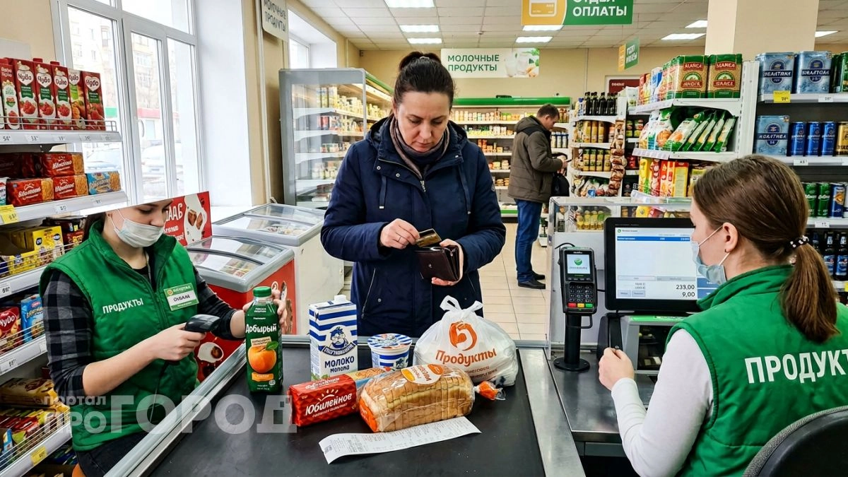 Отказ от карт помог мне откладывать пятую часть зарплаты: как наличные деньги меняют привычки тратить бюджет