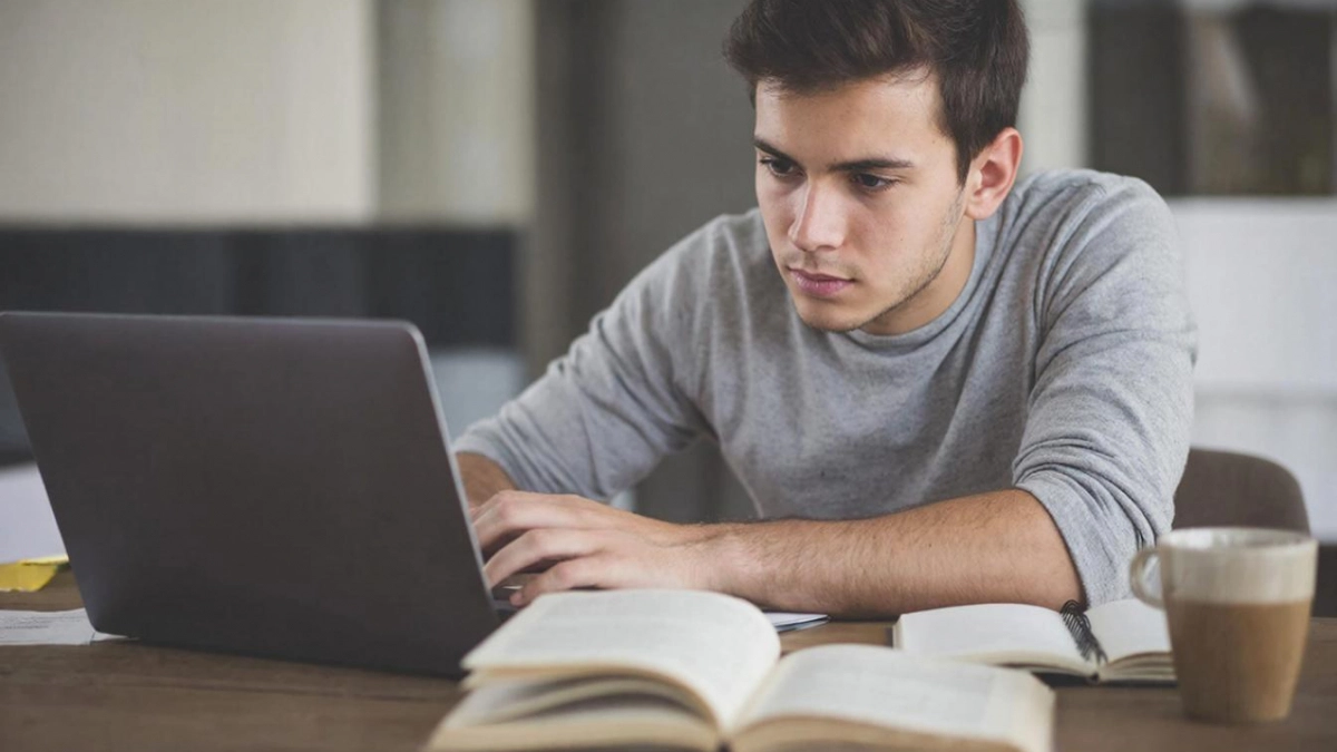 Двухнедельная готовность: «Ростелеком Лицей» снова поможет подготовиться к «Диктанту Победы»