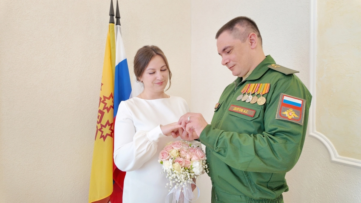 Чебоксарец сделал предложение любимой женщине – по видео и прямо с поля боя