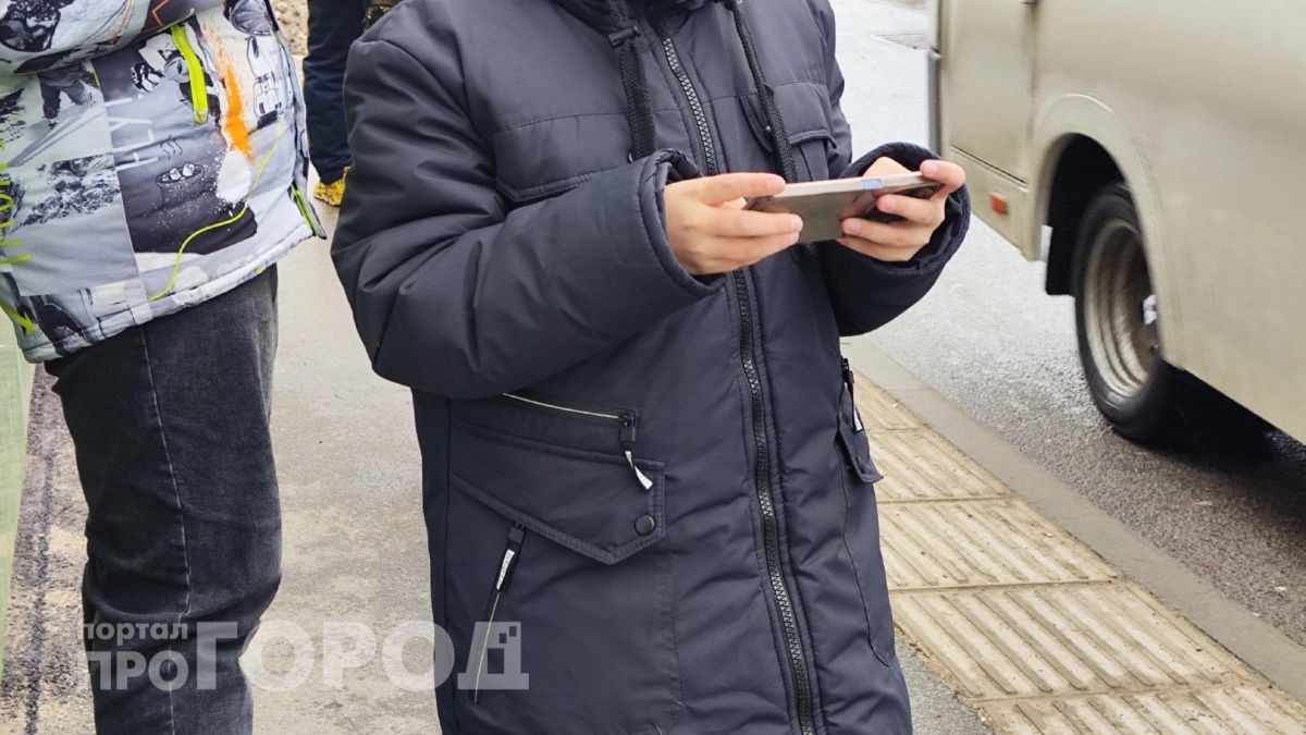 Сенсорные смартфоны больше не в моде: россияне массово переходят на кнопочные телефоны