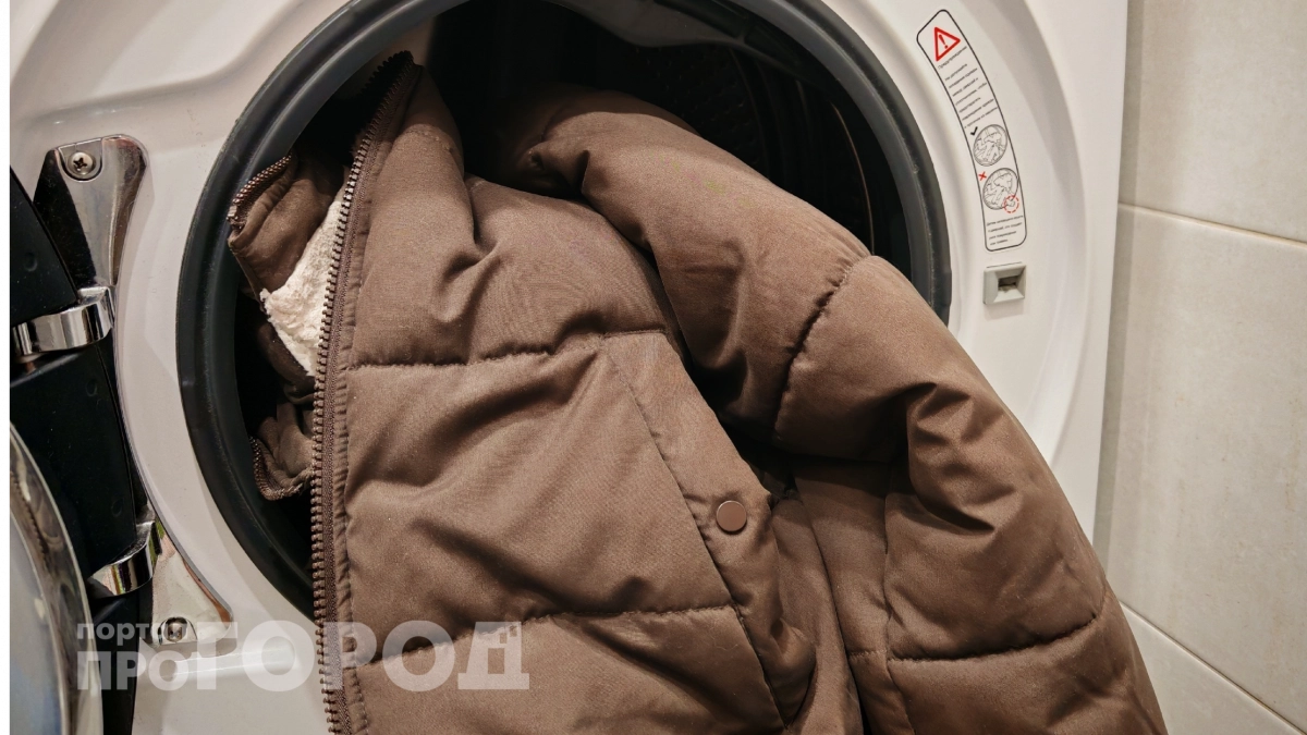 Теперь стираю куртки только так: поглядела в прачечной идеальный способ