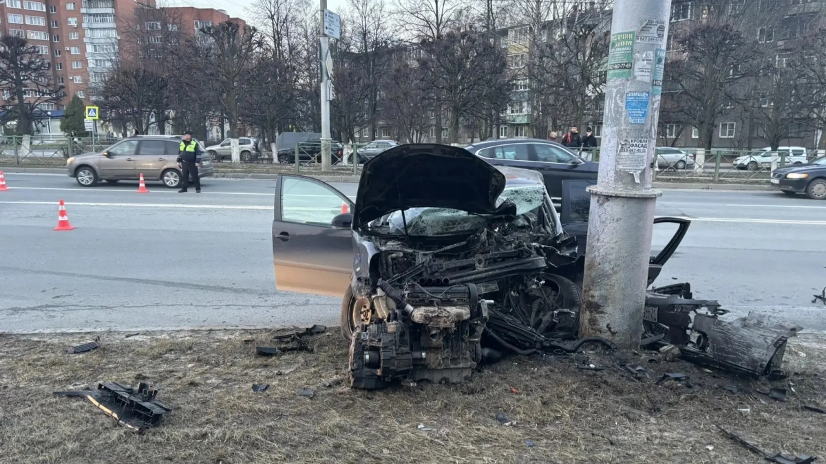 Перед чебоксарским собором случилось серьезное ДТП