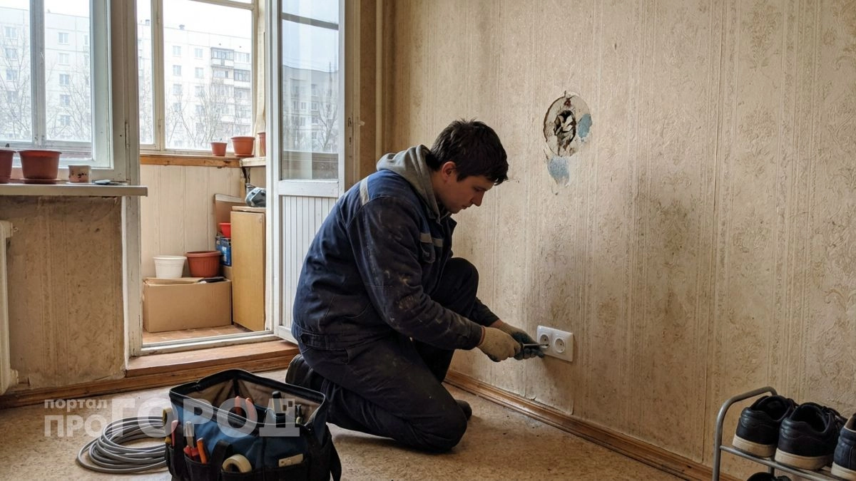 Перестаньте спорить о розетках: я разобрался, почему их перенесли из советских квартир к самому полу