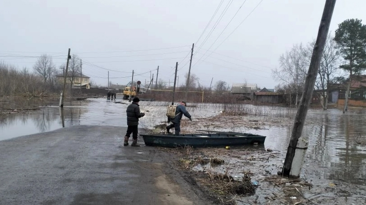 Паводок постепенно спадает: в Алатырском районе уровень воды в Суре снизился