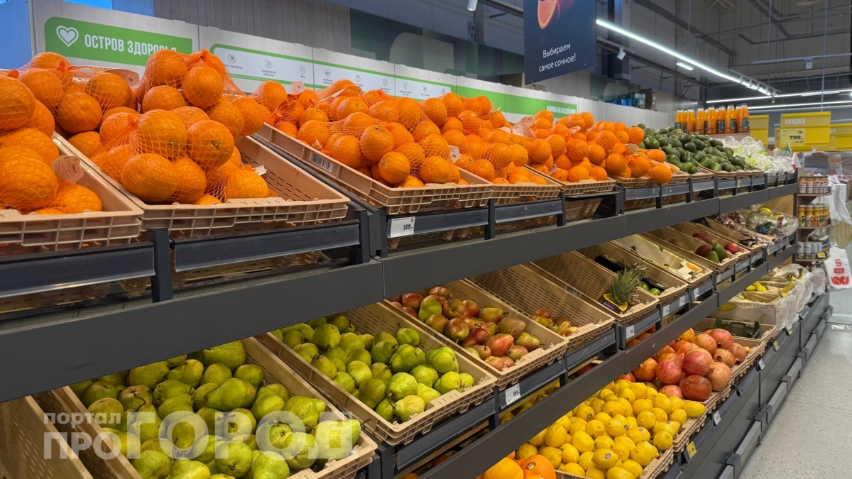 Не выбрасывайте кожуру от этого фрукта: она способна заменить всю химию в доме
