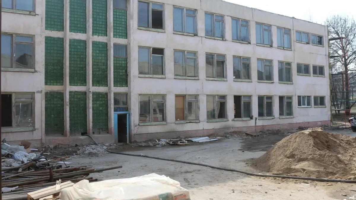 В чебоксарской школе № 20 проверили, как идет капитальный ремонт