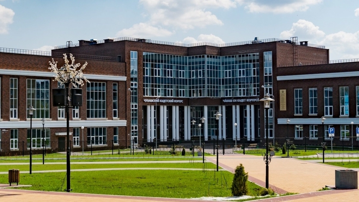 Воспитание лидеров: как мальчику или девочке поступить в кадетский корпус в Чебоксарах