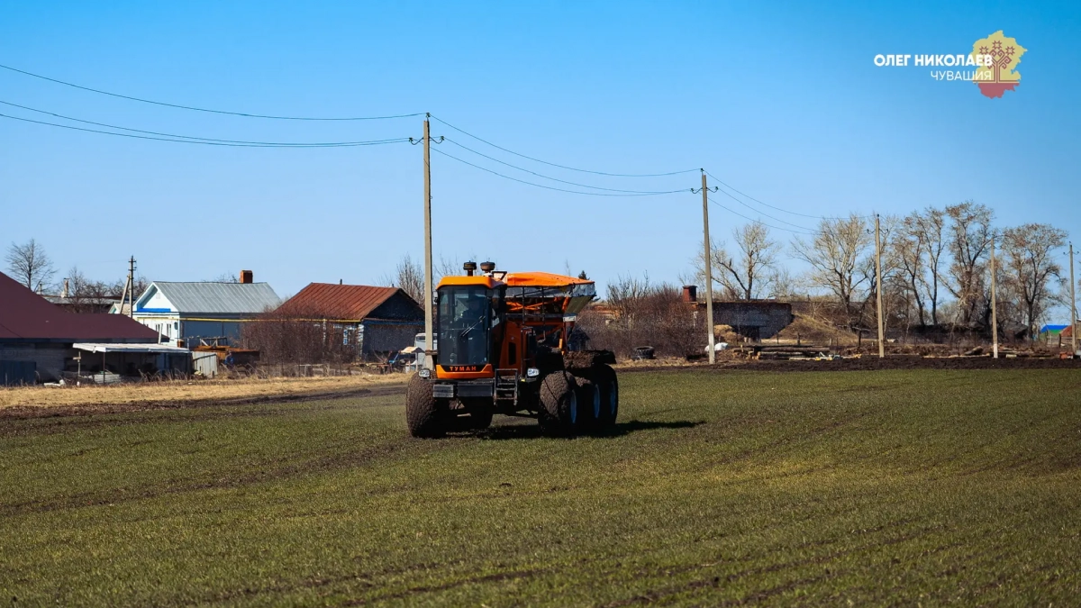 Первые аграрии Чувашии вышли в поля на боронование и подкормку озимых