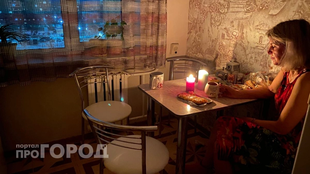 В четырех районах Чувашии более 15 тысяч человек остались без света