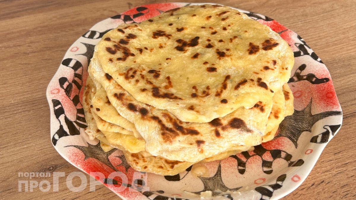 Секрет лучшего завтрака от кавказских хозяек: беру картошку и сыр – и делаю стопку вкуснейших лепешек