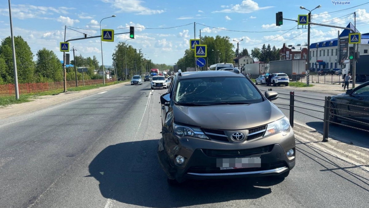Суда в Чувашии ждет пенсионер, который сбил троих пешеходов на переходе: один из них скончался в больнице