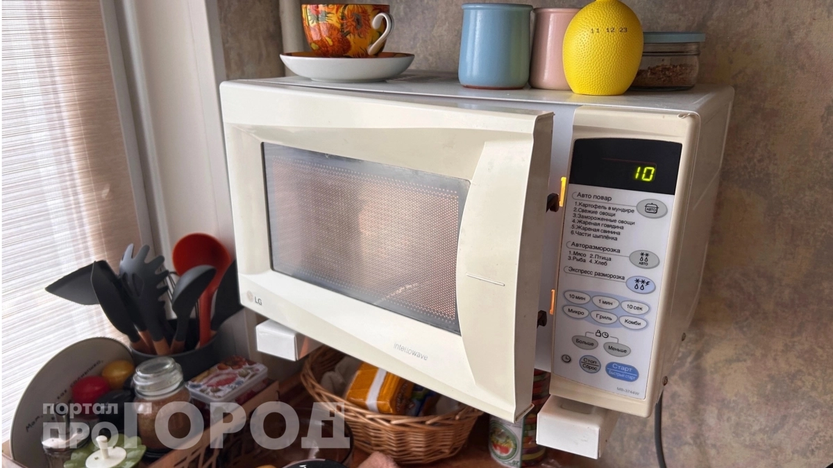Эти 10 продуктов нельзя разогревать в микроволновке: многие делают эту ошибку