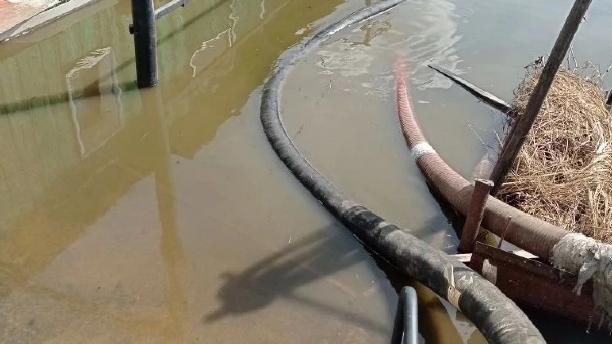 В Алатыре организовали откачку талых вод после жалобы местной жительницы