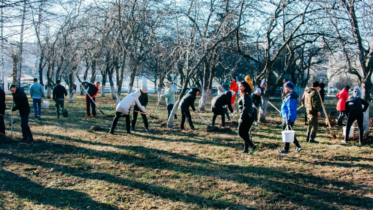 Жителей Чувашии зовут на всероссийский субботник: мешки и перчатки дадут
