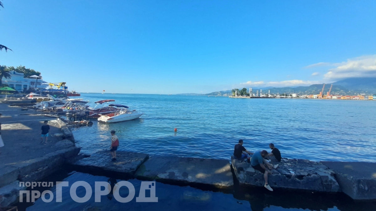 Этот курорт называют русской Италией: чистые пляжи и голубая вода за копейки