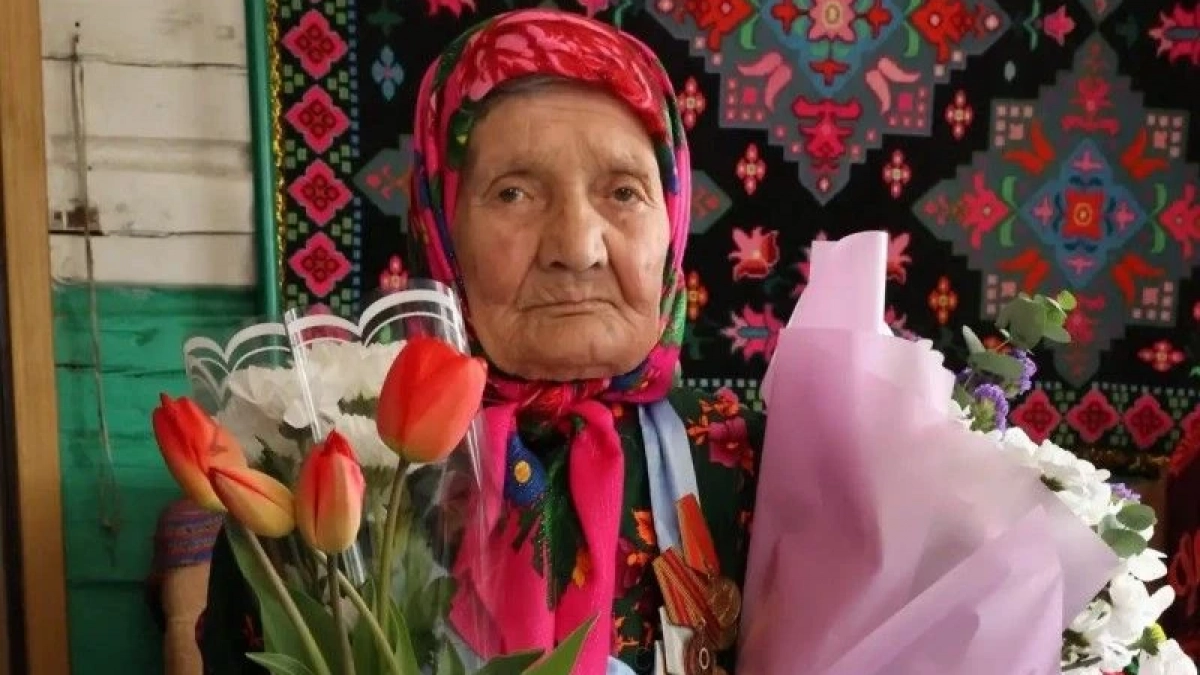 Жительница Чувашии в свои 100 лет радуется жизни и любит песни